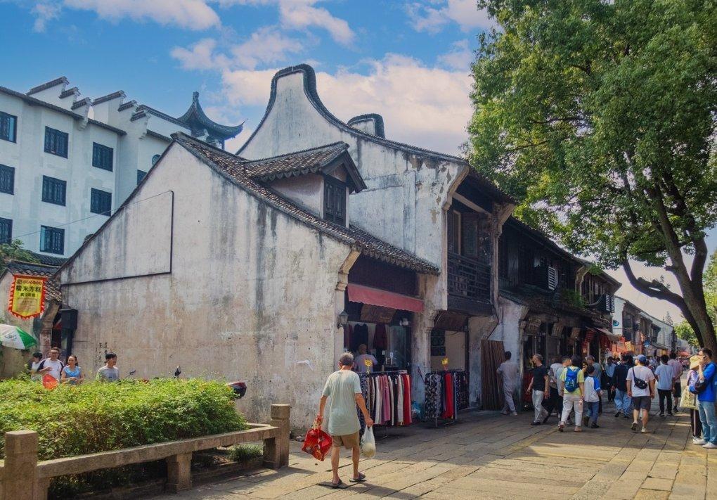 西藏旅游:预计2023年度净利润约为1400万元,扭亏为盈